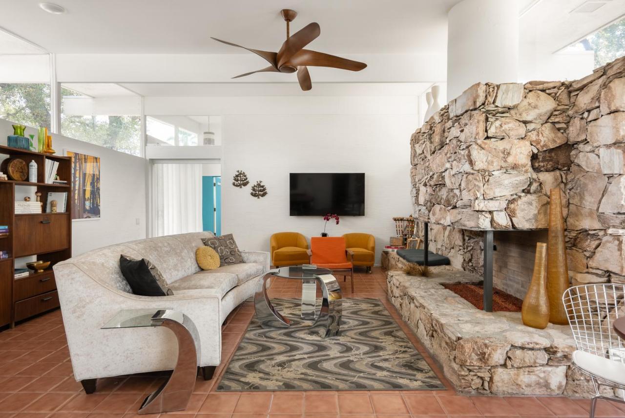 Monkey Tree Hotel By Avantstay Stylish Hotel In Palm Springs W Pool Buitenkant foto