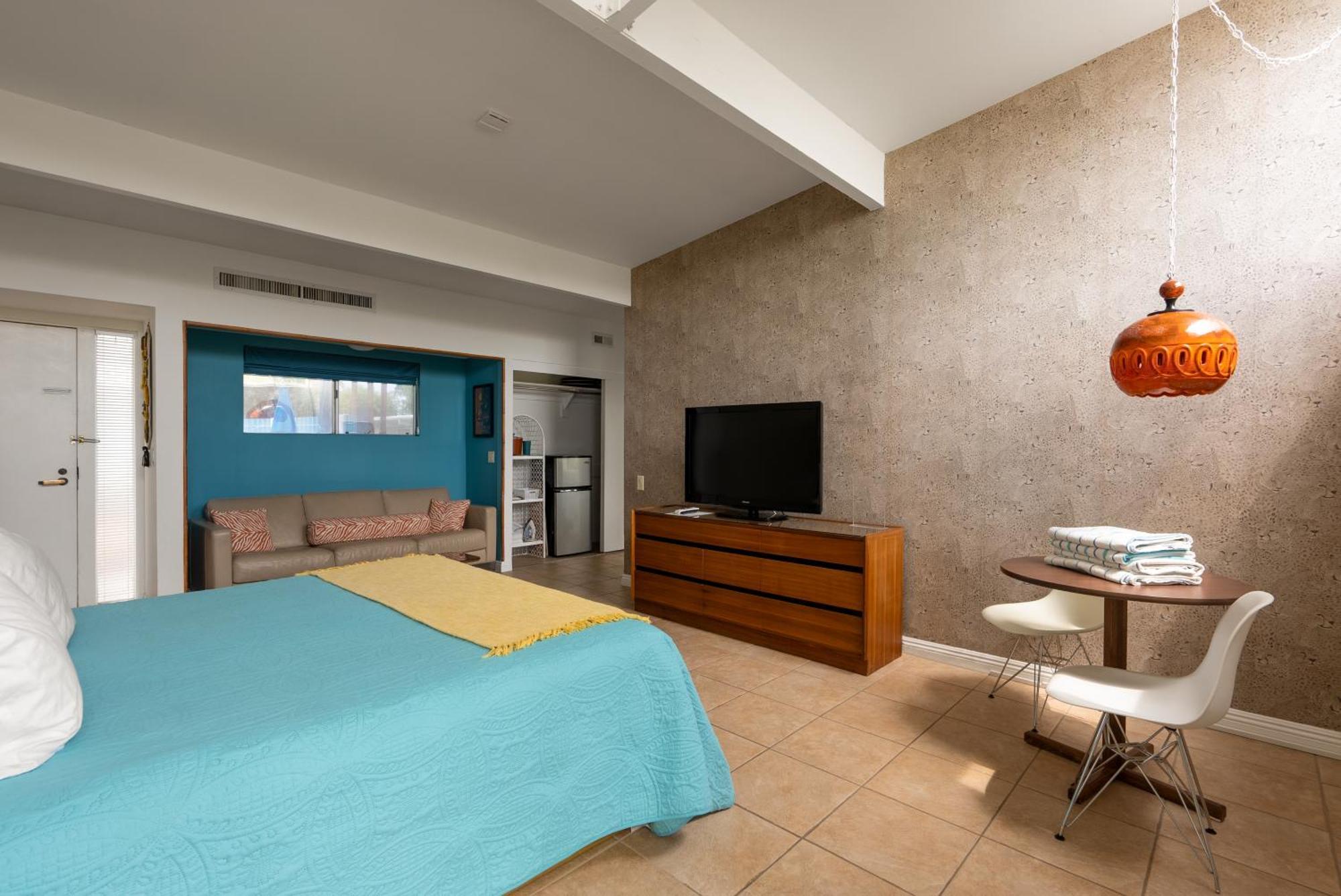Monkey Tree Hotel By Avantstay Stylish Hotel In Palm Springs W Pool Buitenkant foto