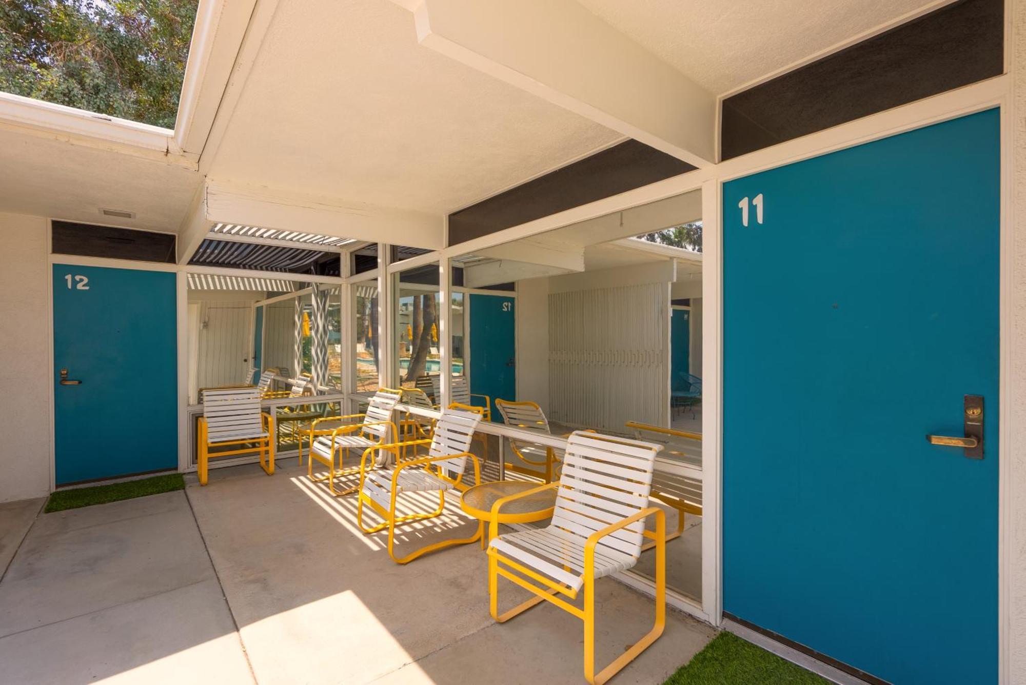 Monkey Tree Hotel By Avantstay Stylish Hotel In Palm Springs W Pool Buitenkant foto