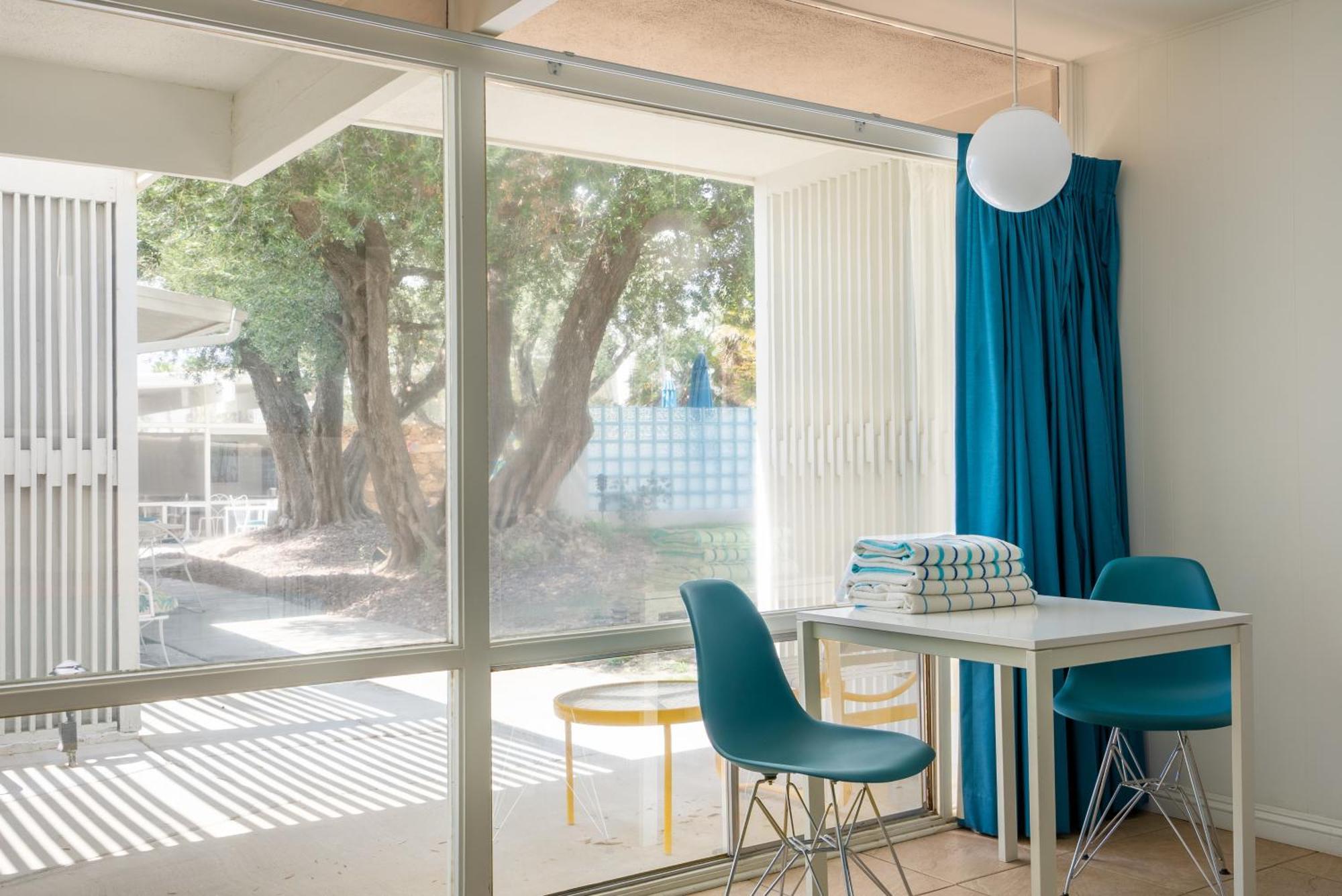 Monkey Tree Hotel By Avantstay Stylish Hotel In Palm Springs W Pool Buitenkant foto