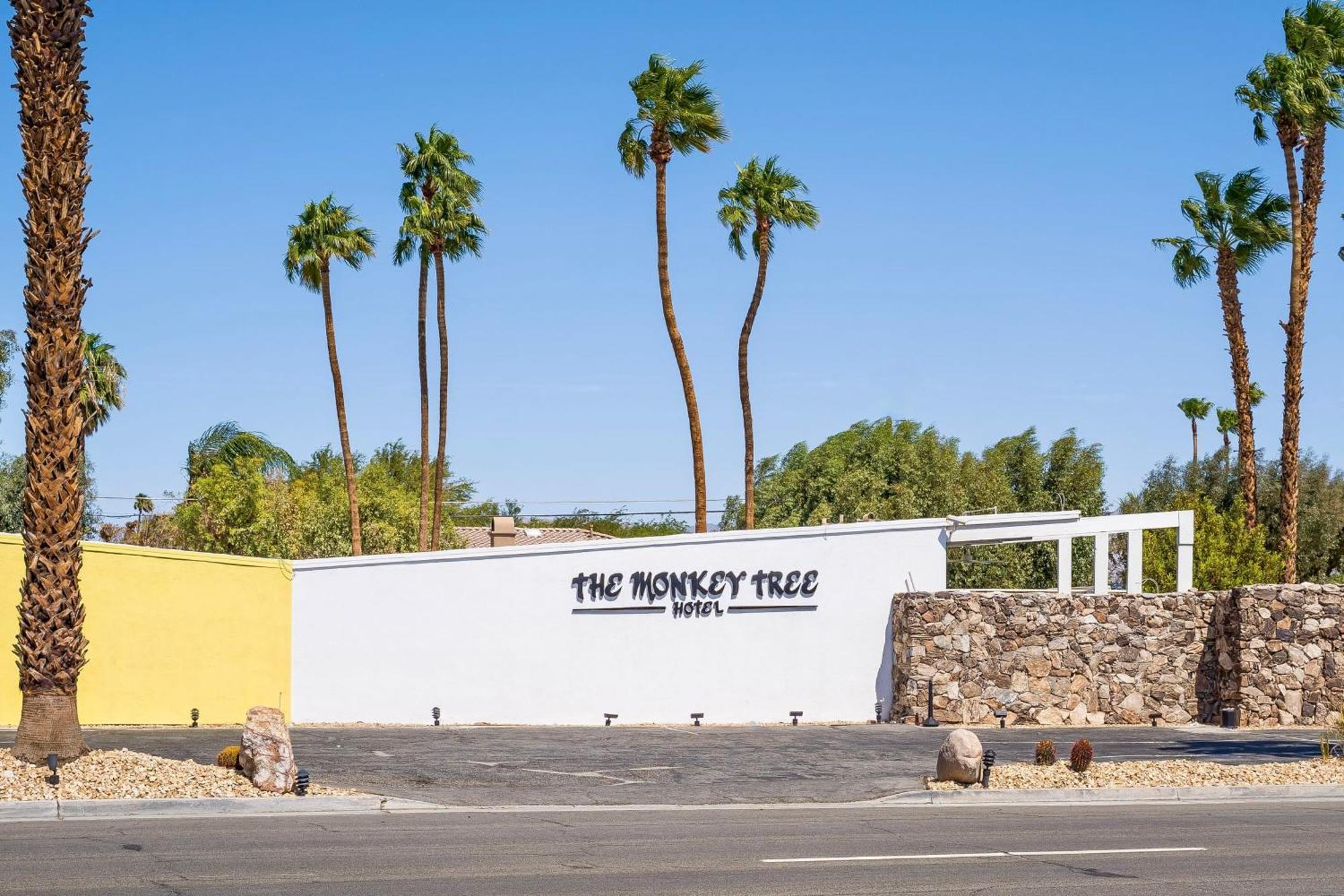Monkey Tree Hotel By Avantstay Stylish Hotel In Palm Springs W Pool Buitenkant foto