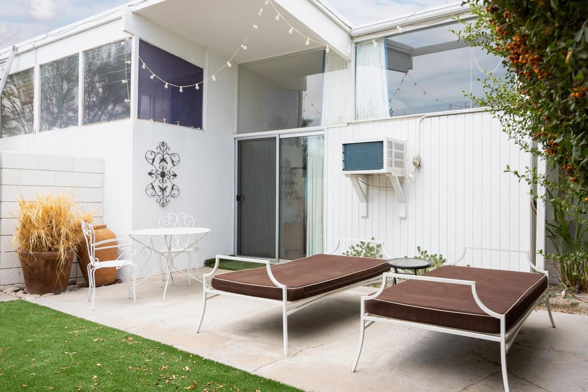 Monkey Tree Hotel By Avantstay Stylish Hotel In Palm Springs W Pool Buitenkant foto