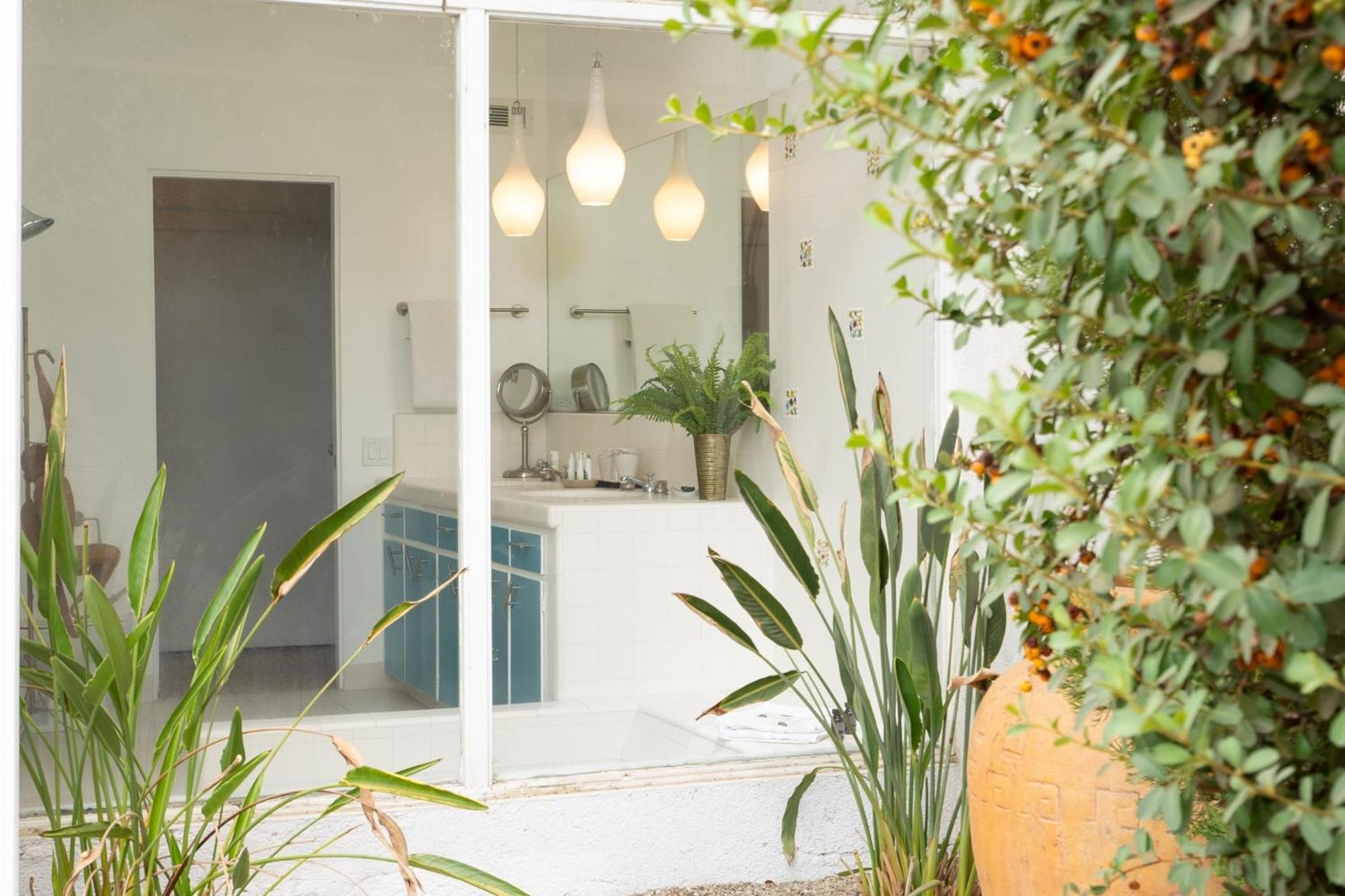 Monkey Tree Hotel By Avantstay Stylish Hotel In Palm Springs W Pool Buitenkant foto