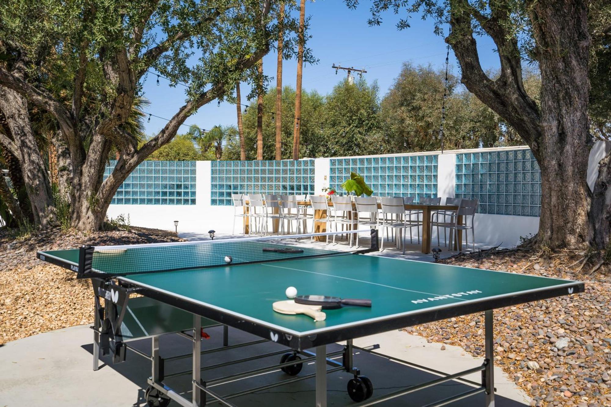 Monkey Tree Hotel By Avantstay Stylish Hotel In Palm Springs W Pool Buitenkant foto