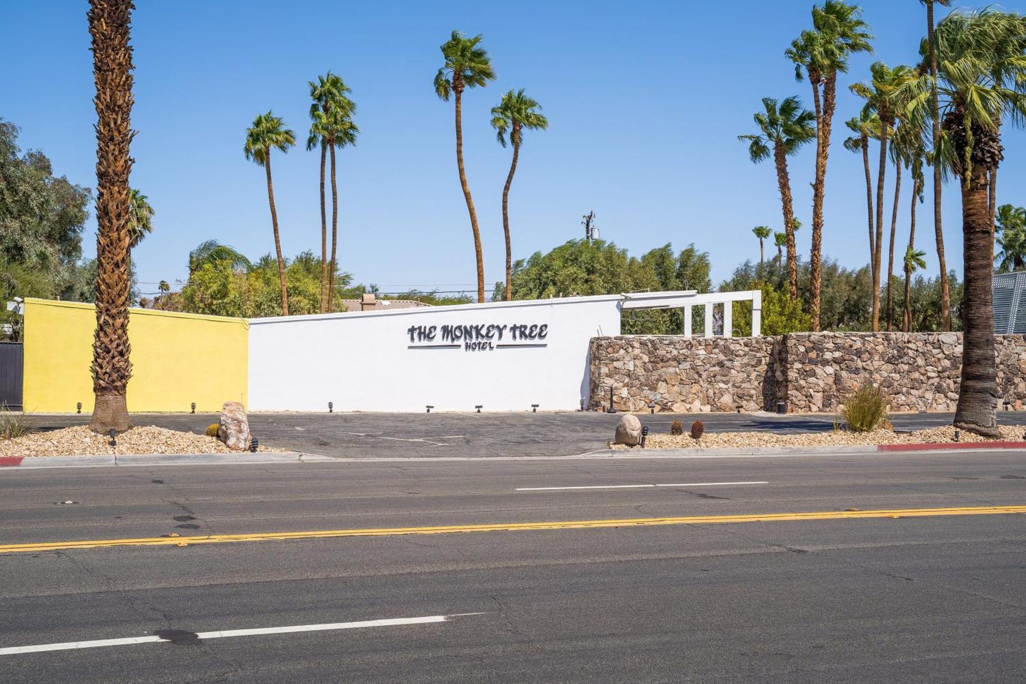 Monkey Tree Hotel By Avantstay Stylish Hotel In Palm Springs W Pool Buitenkant foto