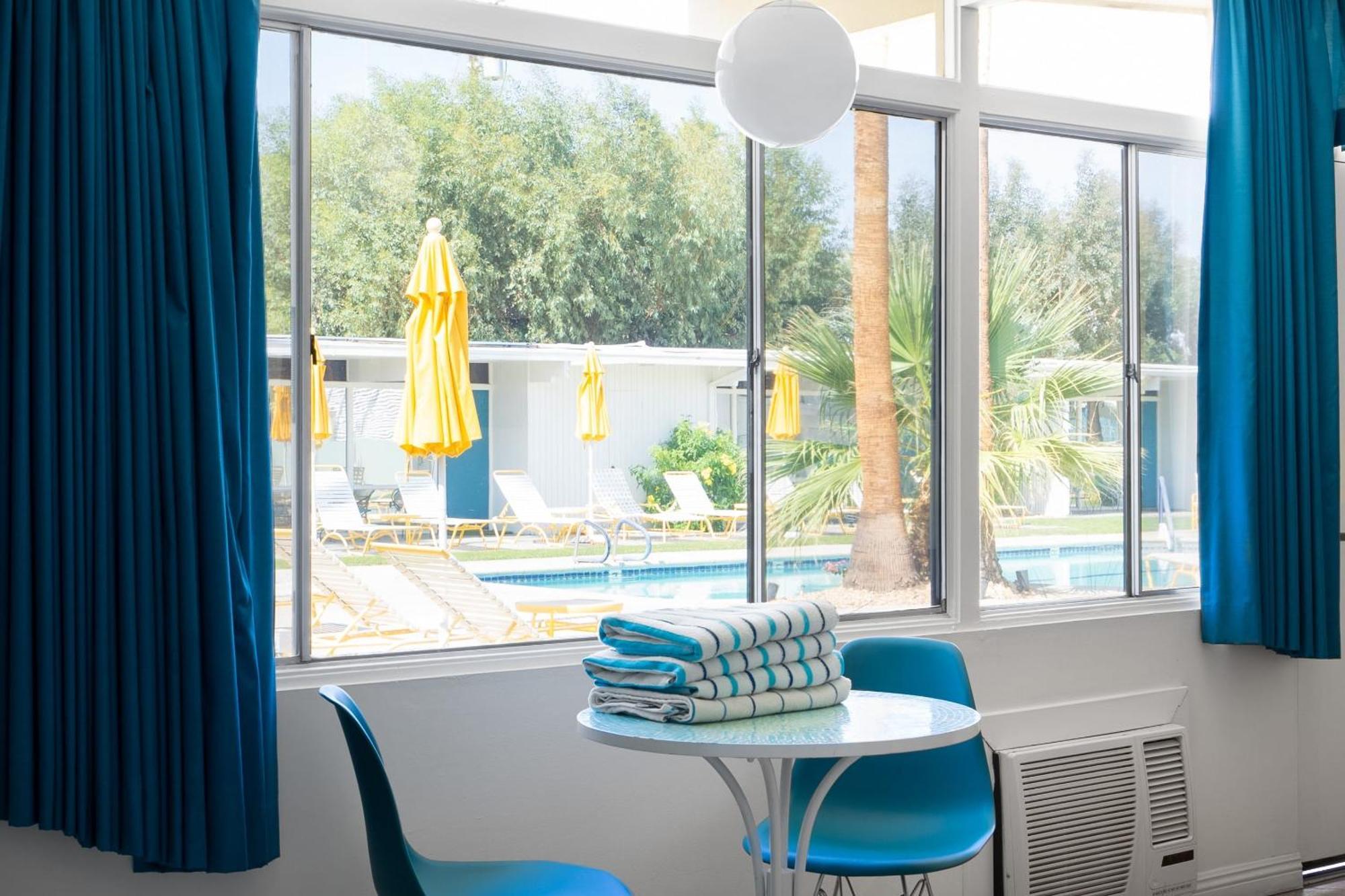 Monkey Tree Hotel By Avantstay Stylish Hotel In Palm Springs W Pool Buitenkant foto